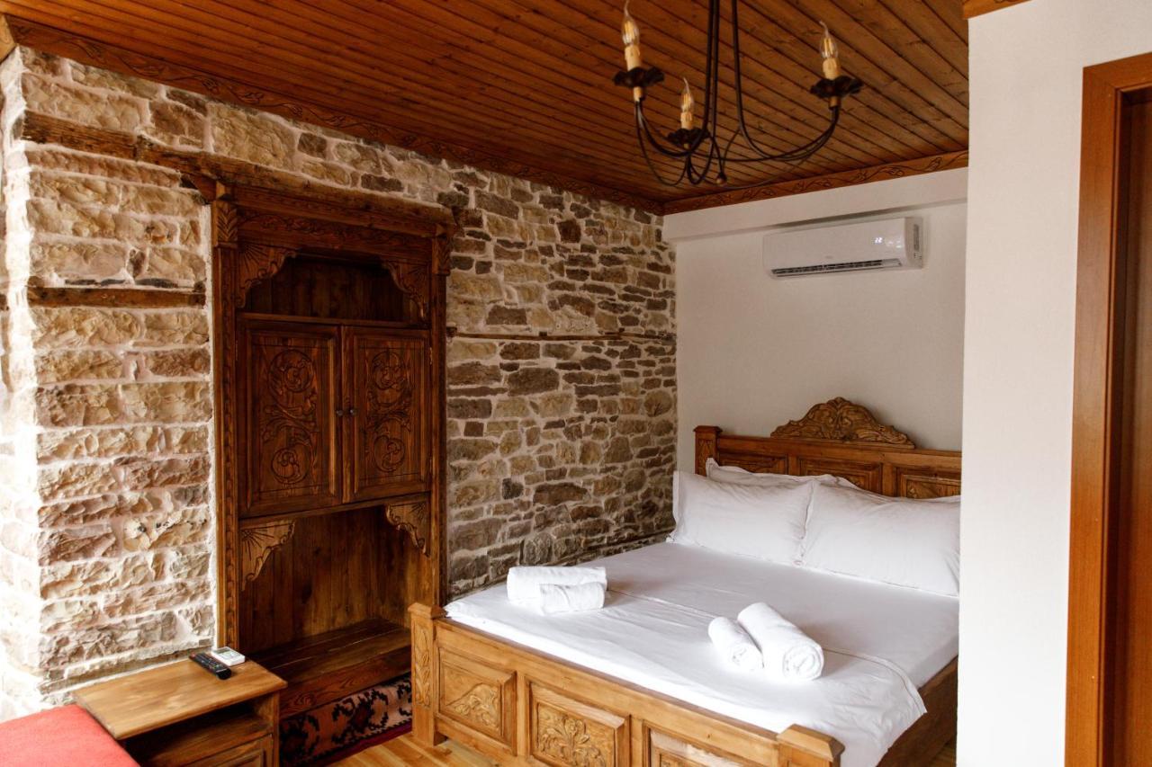 Sarajet 1821 * Gjirokastër